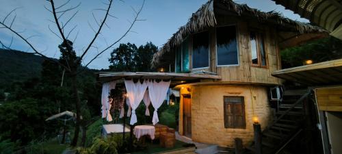 Mae Rim Casa | ตั้วบ้านดิน Tuabaandin