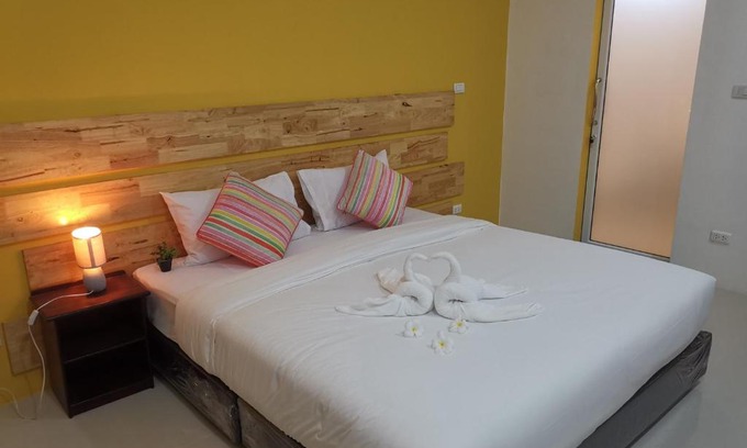 Chalong Cama Y Desayuno | นิวเวฟภูเก็ต