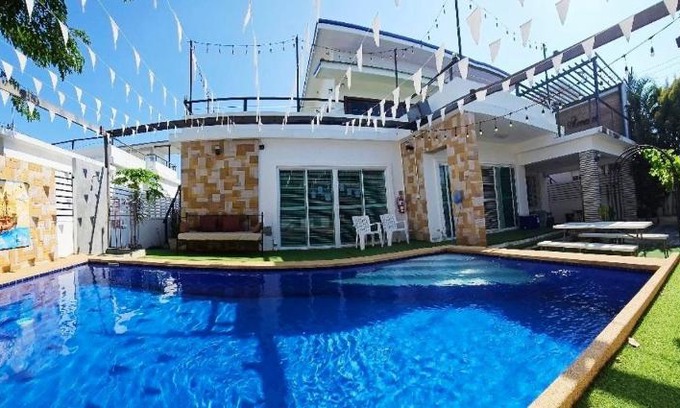 Hua Hin Casa | บ้านปาร์ตี้ พูลวิลล่า หัวหิน 4 ห้องนอน 1 นั่งเล่น 1 ครัว โต๊ะพูล คาราโอเกะ wifi