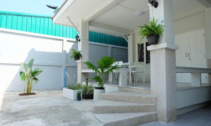 Saen Suk Casa | บ้านพักบางแสน บ้านชนัญญา BaanChananya