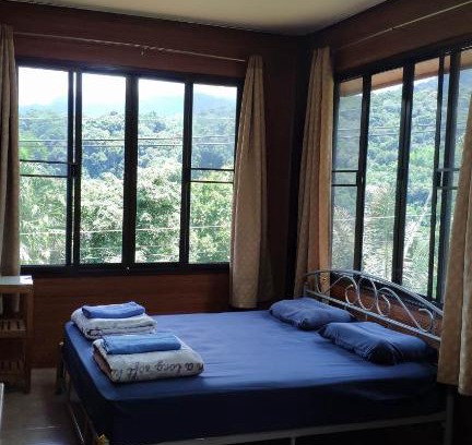 Chom Thong Casa | บ้านพักพือวา Pue Wa Homestay
