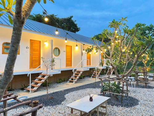Nong Sarai Casa | บ้านเป็ดน้อย Little duck cottage
