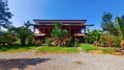 Mae Taeng Casa | ฮักจังโฮมสเตย์&คาเฟ่
