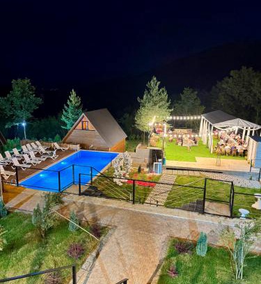 Sighnaghi Chalet De Esquí | ცხრა მთას იქით - Beyond the nine mountains