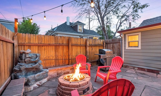 Downtown Colorado Springs Cabaña | ᨒ Downtown Oasis ᨒ Steps to Dining, Cafes & Bars ᨒ