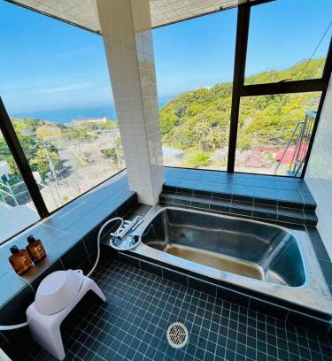 Tsubaki Onsen Casa | まるごと貸切別荘 全部屋海を眺める炭火BBQ 温水プール付き 白良浜車3分、千畳敷、三段壁徒歩圏