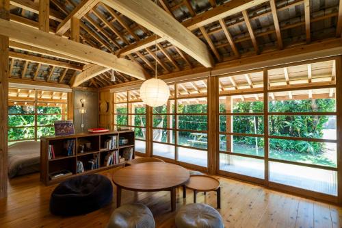 Nakasone Villa | フクギに囲まれた家 さばんぎ沖縄古民家 SAVANGI Okinawan Designed Folk House