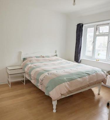 West Hendon Casa | 伦敦nw4区温馨双人房 安静社区 近地铁与大学
