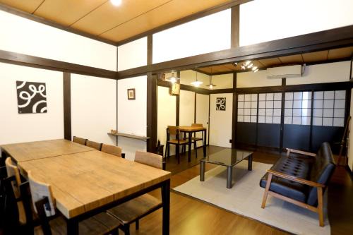 Kosai Apartamento | 古民家一棟貸子犬と画家みんなの家