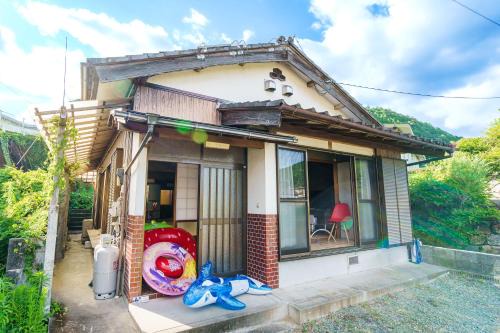 Motoyama-cho Casa | 四国旅に最適 川まで徒歩10秒の昭和レトロな一軒家