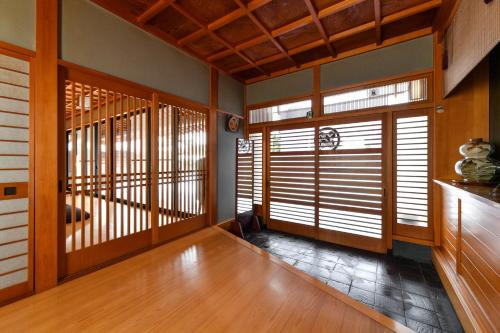 Katsuyama Casa | 天然木曽ひのきのお風呂がある貸切民泊 志ろきや