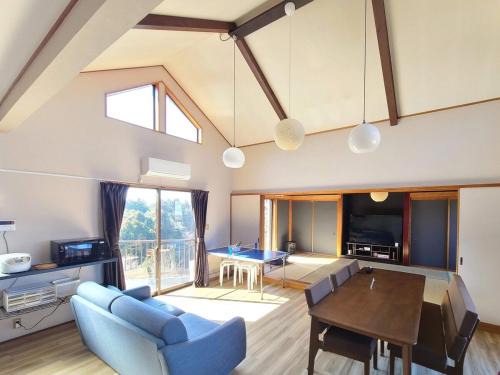 Izunokuni Casa | 富士山を背景に豊かな自然やバーベキューが魅力のコテージ Sakura