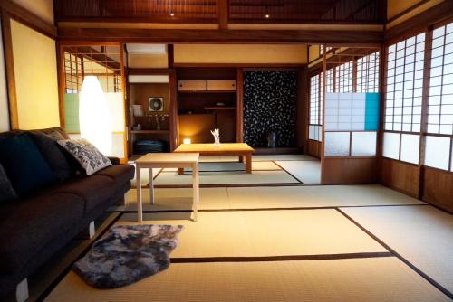 Meiro no Machi Apartamento | 岡邸
