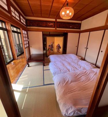 Izumisano Casa | 日式庭院古宅难波直达4房双浴室厕所厨房齐全团队首选可体验和服茶道空中瑜伽交通购物方便bbq可