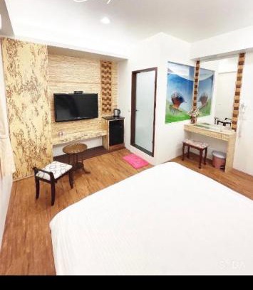 Dongshan Casa | 漫步河畔