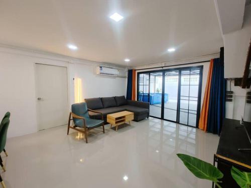 Din Daeng Casa | 辉煌夜市 4房泳池花园别墅 订4日提供免费接机