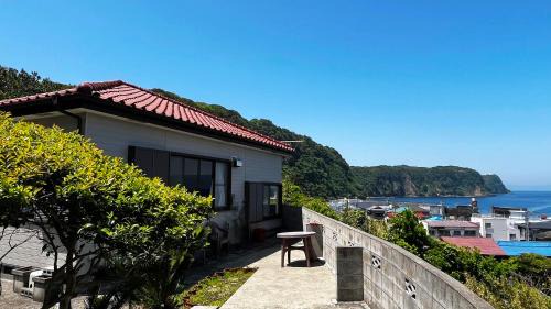 Oshima Apartamento | 香や野 kayano 海と富士山を一望できる1棟貸し宿 岡田港まで徒歩5分