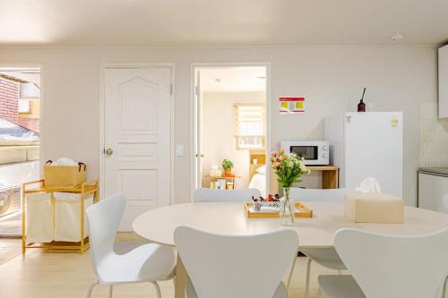 Seongsu Apartamento | 서울 성수 건대역 독채 방3개 각방 에어컨 완비 가족 친구 여행 최적 Private 3-BR House near Seongsu & Konkuk Univ Stations