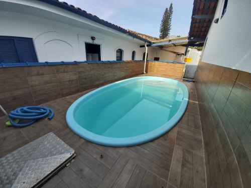 Maranduba Chalet De Esquí | 0005.03 - Maranduba -Chalé - 2 Dorm - 6 Pess - 3 Quadras Do Mar - Piscina Coletiva - WIFI - Ar Condicionado