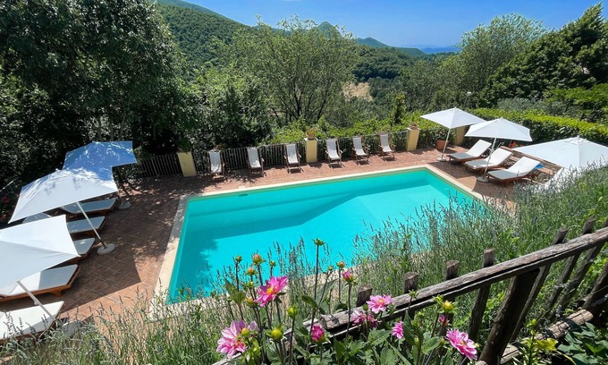 Spoleto Villa | 01 Spoleto Splash - Piscina privada y jardines