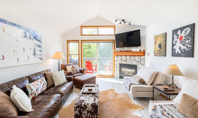 Upper Village Casa | #03 Arrowhead Point