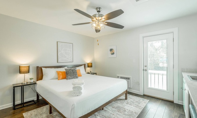 Lookout Valley Neighborhood Association Cabina | 04: The Ludwig Room - A PMI Scenic City Vacation Rental