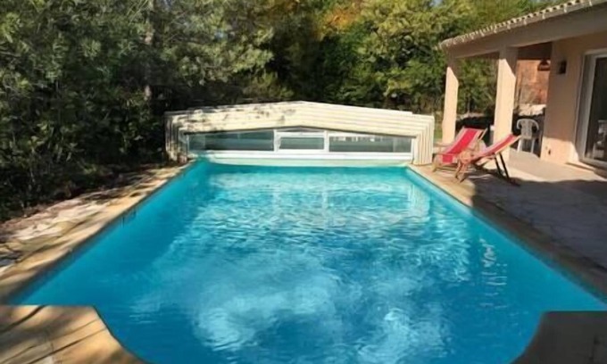 Roquefort-les-Pins Apartamento | 06D-Nice flat in villa-terraces and swimming pool
