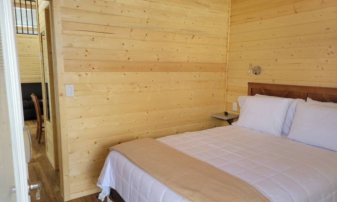 Valle Chalet De Esquí | 080 Tiny Home near Grand Canyon South Rim Sleeps 8