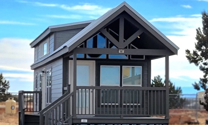 Valle Chalet De Esquí | 092 Tiny Home near Grand Canyon South Rim Sleeps 8
