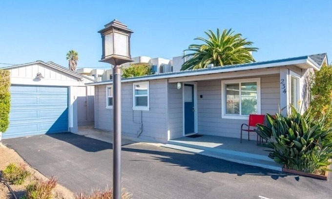 Morro Bay Cabaña | 1/2 Block to the Embarcadero with Private Backyard