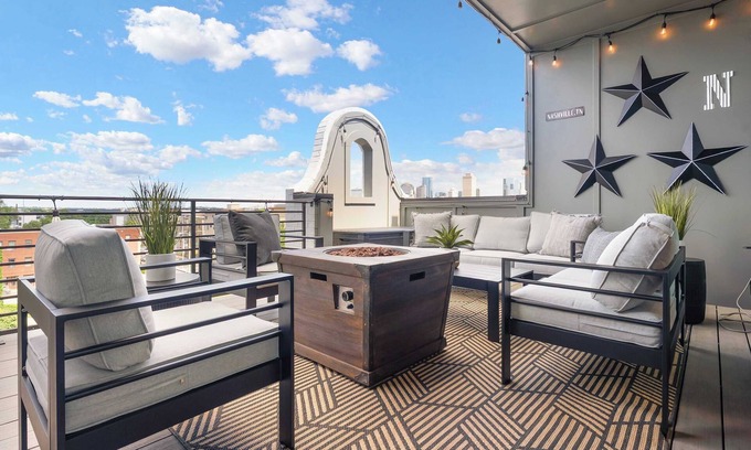 Buena Vista Casa | 1.5 Miles to DT | Speakeasy | Poker | City Views