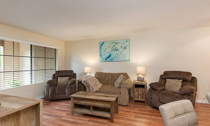 Carmel Valley Condominio | 1 bd, 1 baño, 10 mn de las playas del Del Mar, hipódromos