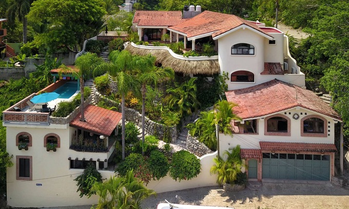 Sayulita Villa | Exquisita casa con vistas a la bahía. 5 minutos a pie de la ciudad y la playa