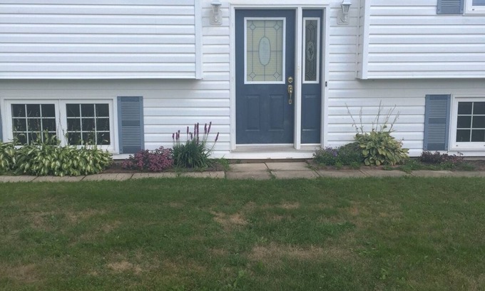 Moncton Apartamento | 1 bdrm apartment in our home- minutes from Moncton and Shediac - outdoor oasis