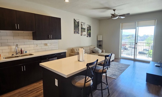 Downtown Salt Lake City Apartamento | 1 Bed / 1 Bath Modern Apt. in the Heart of Downtown Salt Lake City