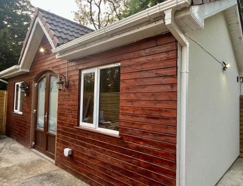 Grangend Casa | 1-Bed Cosy Cottage near Emerald Park - Sleeps 5
