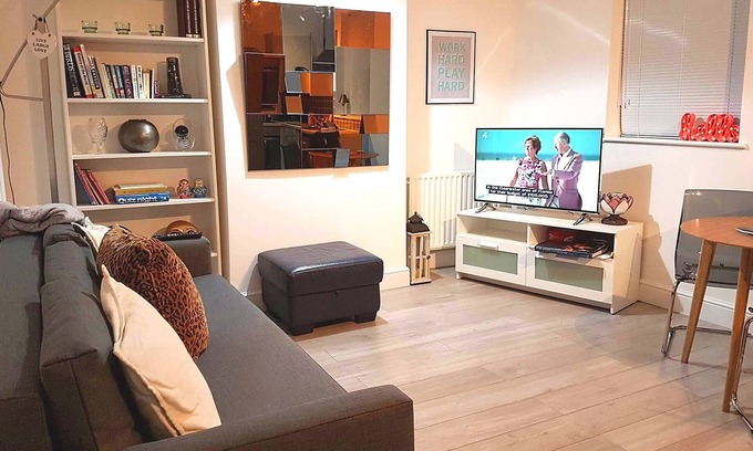 Custom House Apartamento | 1 cama plana cerca Excel Centre / City Airport / O2 / Docklands - Capacidad 4