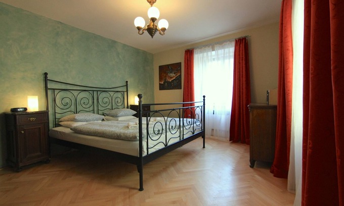 Mala Strana Apartamento | 1 Bed Flat - Sleeps 2 - Wifi