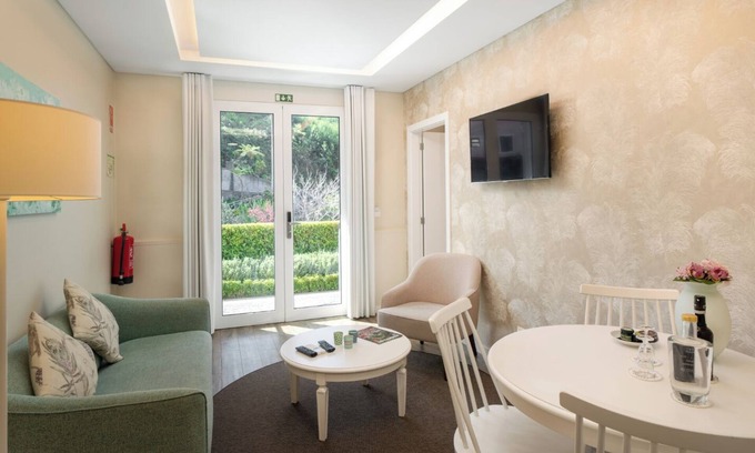 Monte Apartamento | 1-bed Garden Apt 1 in character Babosas Village