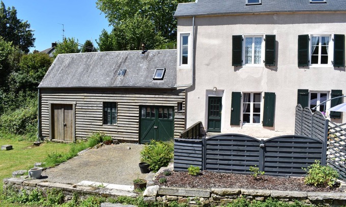 Le Neufbourg Casa | Casa rural de 1 dormitorio con vistas a Abbaye Blanche.