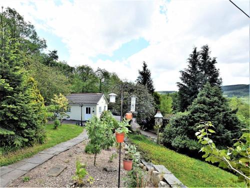 Cwmbach Apartamento | 1 Bed in Aberdare 82906