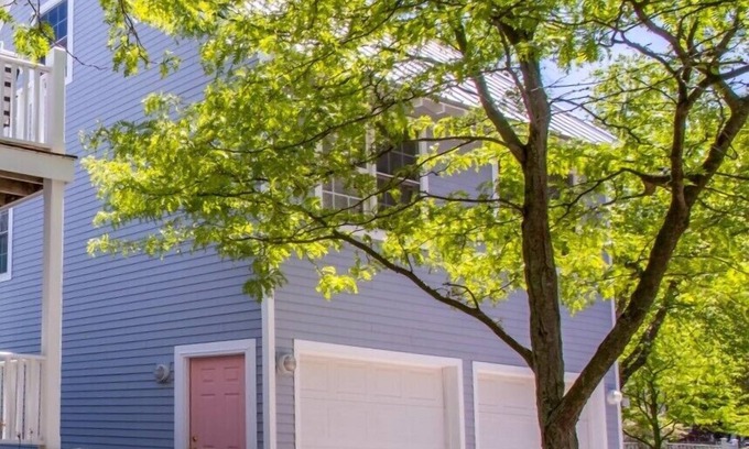 Michigan City Casa | 1 Bed + Loft in Resort - Pool, Fishing, Lake Access