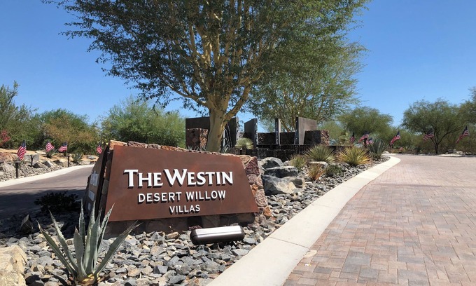 Palm Desert Complejo | 1 bed-room villa 600sqft with living room and full kitchen in Palm Desert, CA.