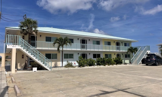 Saint James City Condominio | 1 bedroom,1 bath condo, Community heated pool and dock