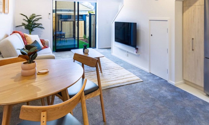 Papanui Casa | 1 Bedroom 1 Bath Executive Escape Northlands Mall