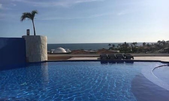 Los Cabos Hotel | 1 BEDROOM, 2 BEDS, SLEEPS 4, ON MARINA-GREAT VIEWS