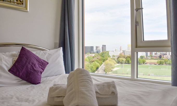 Portsmouth Cabaña | 1 bedroom accommodation in Gunwharf Quays, near Portsmouth