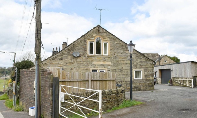Cartworth Cabaña | 1 bedroom accommodation in Holmfirth
