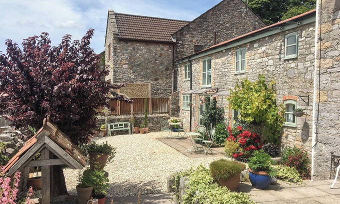 Cheddar Cabaña | 1 bedroom accommodation in Cheddar