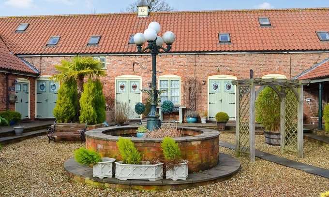 Grimsby Cabaña | 1 bedroom accommodation in Tetney, near Cleethorpes